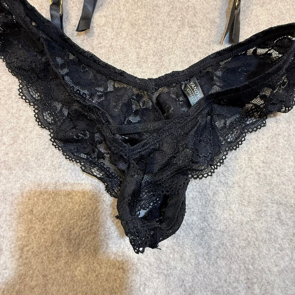 Yandy Collection Black Lace Garter‎ Belt and Thong Set Style 9669Y Small Large